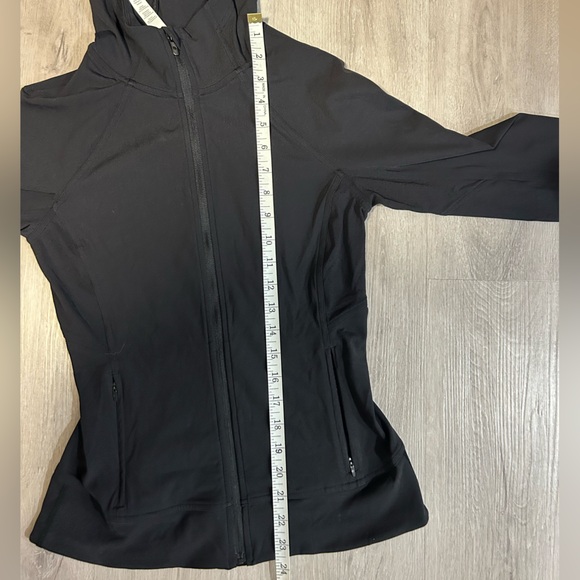 Lululemon jacket - hooded - Picture 7 of 7